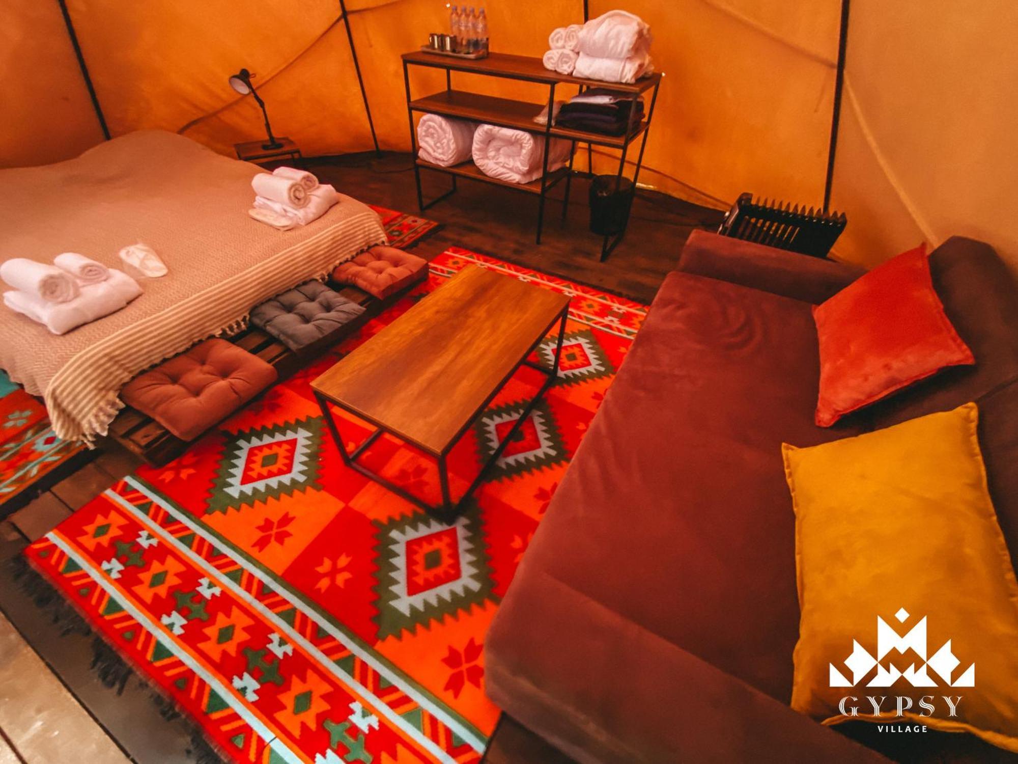 Gipsy Village Park Hotel Asureti Bagian luar foto