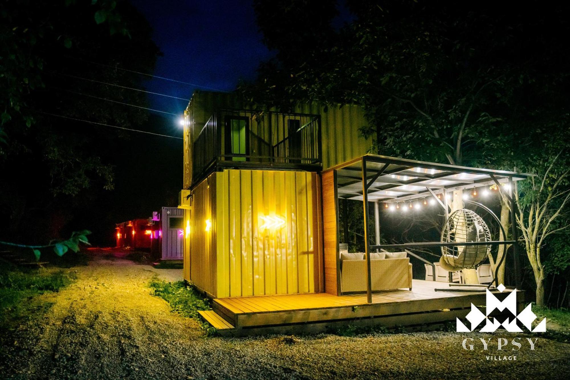 Gipsy Village Park Hotel Asureti Bagian luar foto