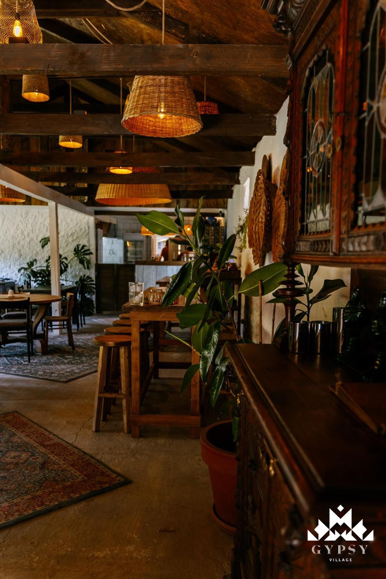 Gipsy Village Park Hotel Asureti Bagian luar foto